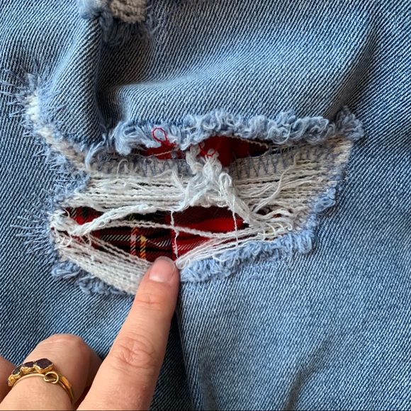 Straight leg distressed jeans - Picture 4 of 9